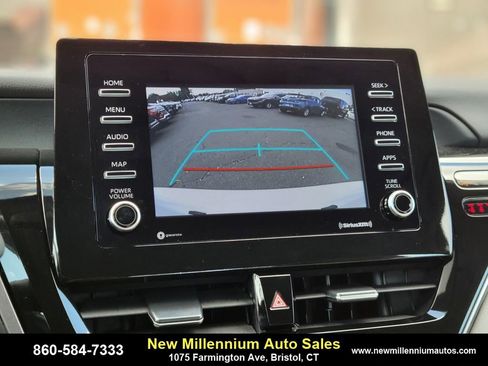 Used 2024 Toyota Camry SE image 21