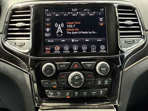 Used 2021 Jeep Grand Cherokee High Altitude AWD/4WD image 12