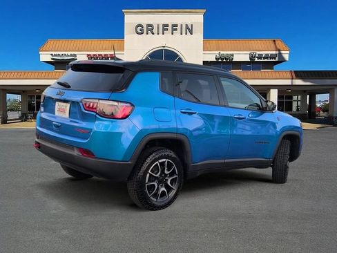Used 2024 Jeep Compass Trailhawk AWD/4WD image 4