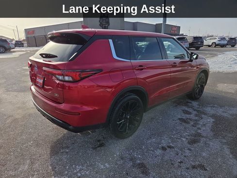 Used 2023 Mitsubishi Outlander SE image 6