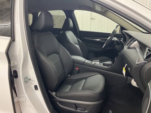 New 2025 INFINITI QX50 Pure image 38