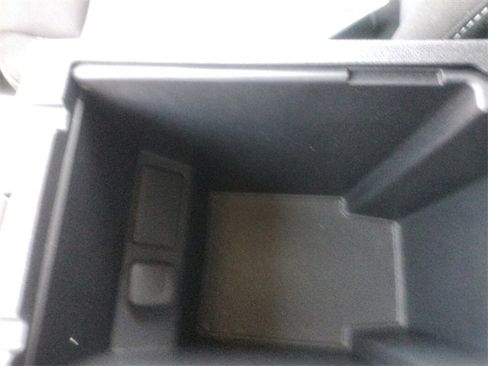 Used 2025 Chevrolet Blazer LT image 23