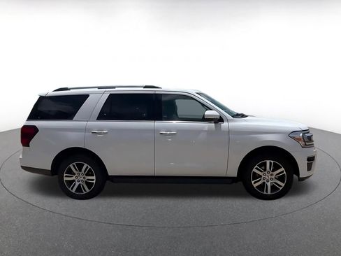 Used 2024 Ford Expedition Limited AWD/4WD image 16