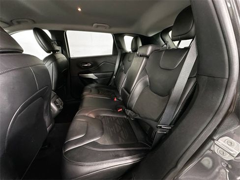 Used 2022 Jeep Cherokee Latitude image 24