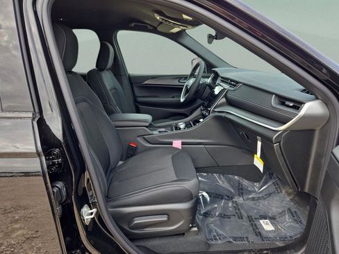 New 2025 Jeep Grand Cherokee L Laredo RWD image 29