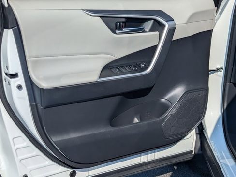 Used 2024 Toyota RAV4 XLE Premium image 10