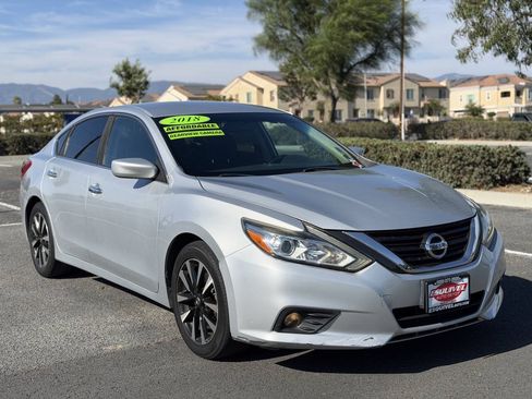 Used 2018 Nissan Altima 2.5 SV FWD image 1