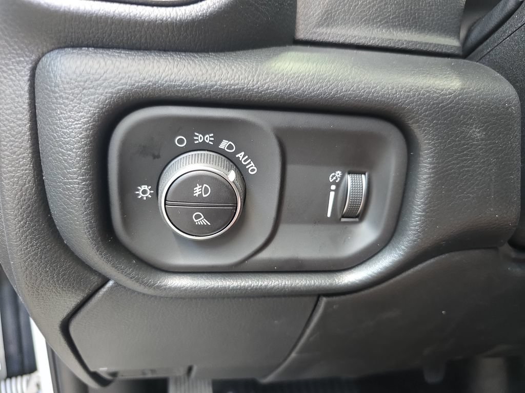 New 2027 RAM 3500 Tradesman w/ Bed Convenience Group AWD/4WD image 24