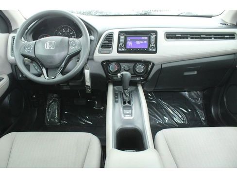 Used 2016 Honda HR-V LX image 12