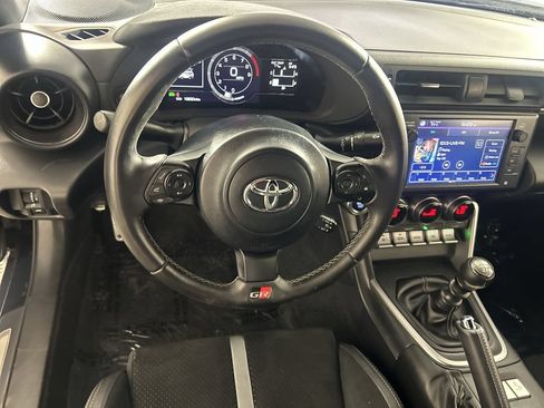 Used 2024 Toyota GR86 Premium RWD image 21