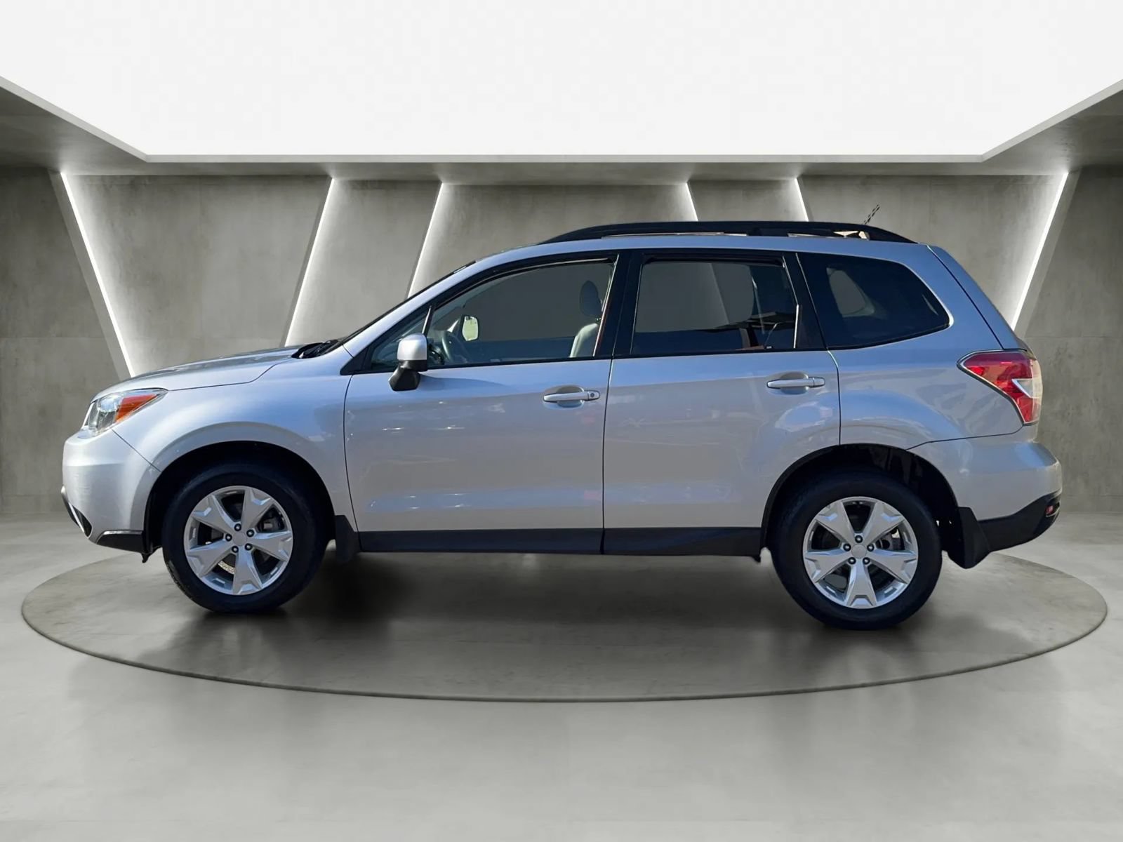 Used 2015 Subaru Forester 2.5i Premium w/ All-Weather Package AWD/4WD image 7