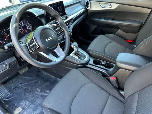 Used 2023 Kia Forte LXS FWD image 9