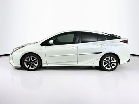 Used 2017 Toyota Prius Four Touring w/ Premium Convenience Package FWD image 4