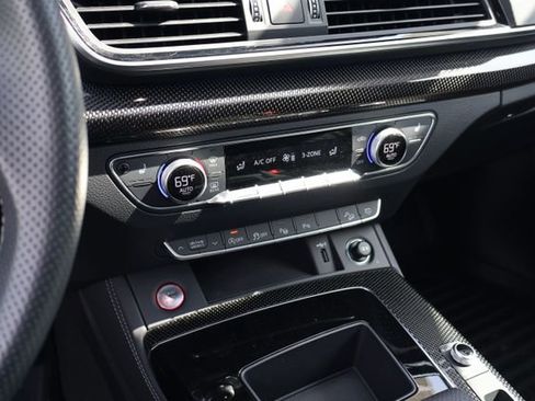 Used 2024 Audi SQ5 Prestige image 11