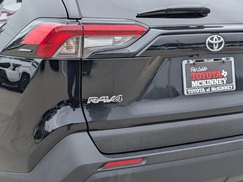 Used 2025 Toyota RAV4 XLE FWD image 7