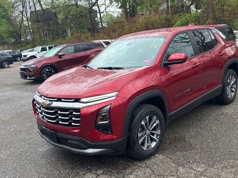 Used 2025 Chevrolet Equinox LT w/ Safety and Technology Package FWD image 7