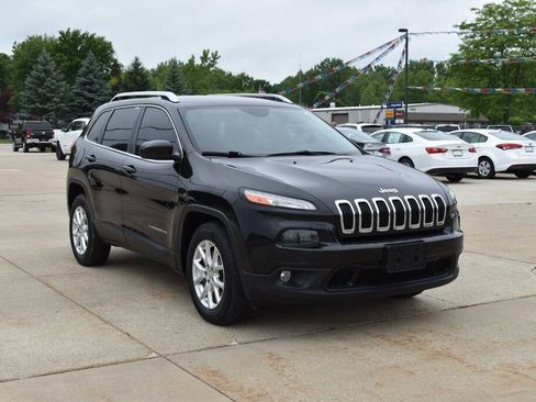 Used 2015 Jeep Cherokee Latitude w/ Cold Weather Group FWD image 1