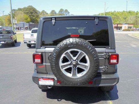 Used 2021 Jeep Wrangler Unlimited Sahara image 4