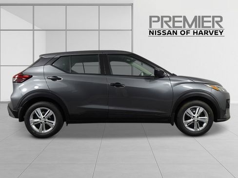 New 2025 Nissan Kicks Play S image 6