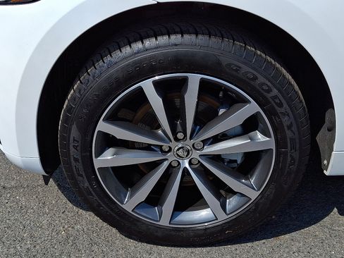 Used 2025 Jaguar F-PACE R-Dynamic S image 9