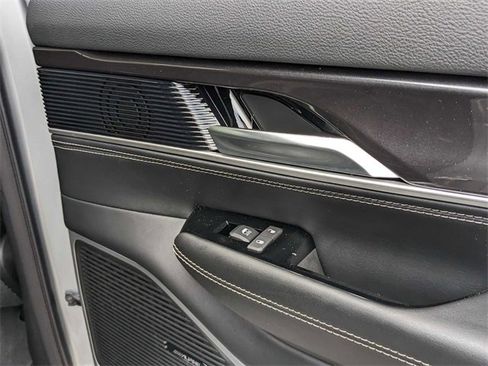 New 2024 Jeep Wagoneer 4WD w/ Premium Group I image 30