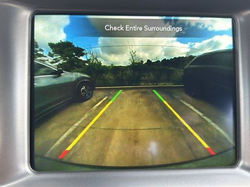 Used 2021 Dodge Charger SXT w/ Plus Group RWD image 5