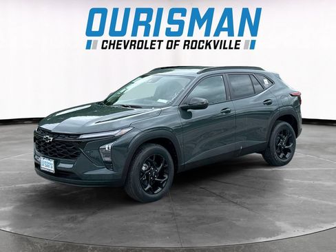New 2026 Chevrolet Trax LT w/ Driver Confidence Package FWD image 2