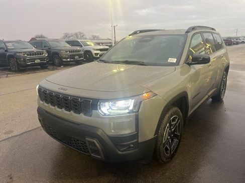 New 2026 Jeep Cherokee Laredo image 3