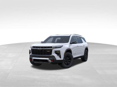 New 2026 Chevrolet Traverse Z71 w/ Enhanced Driving Package image 8