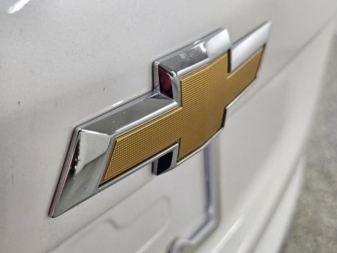 Used 2021 Chevrolet Equinox LT FWD image 26