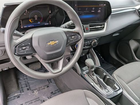 Used 2025 Chevrolet TrailBlazer LT AWD/4WD image 14