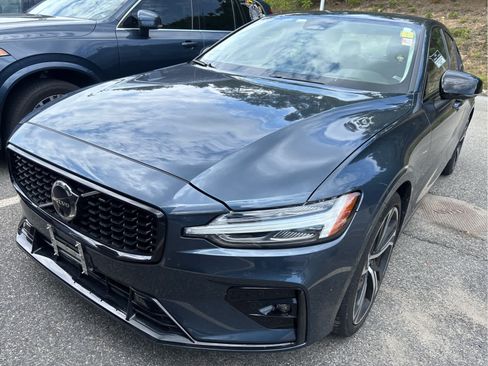 Used 2024 Volvo S60 B5 Ultimate w/ Climate Package AWD/4WD image 3