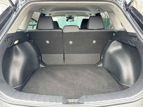 Used 2023 Toyota Corolla Cross LE image 31