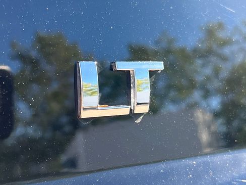 Used 2018 Chevrolet Suburban LT AWD/4WD image 27