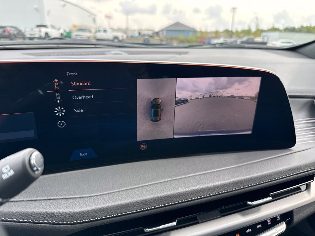 Used 2025 Cadillac XT4 Premium Luxury AWD/4WD image 32