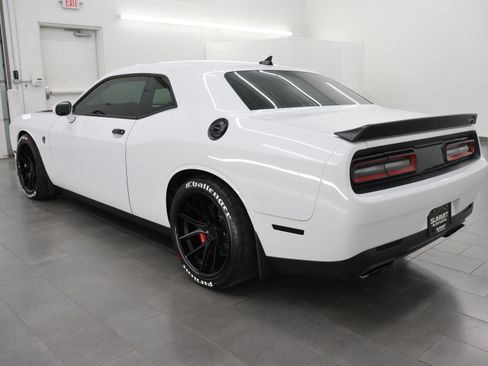 Used 2017 Dodge Challenger SRT Hellcat RWD image 6