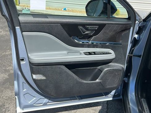 Certified 2022 Lincoln Corsair FWD w/ Equipment Group 101A image 15