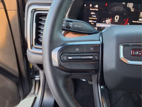 Used 2025 GMC Canyon AT4 image 22