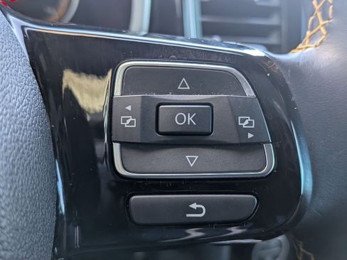 Used 2018 Volkswagen Beetle 2.0T Dune image 15