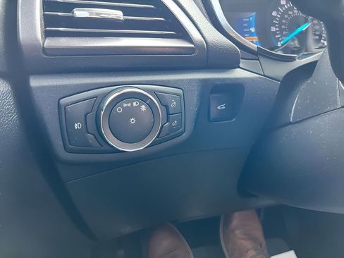 Used 2020 Ford Fusion Titanium image 28