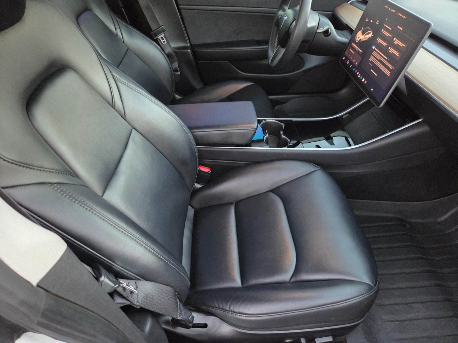 Used 2020 Tesla Model 3 Standard Range Plus RWD image 13
