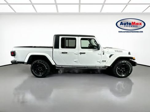 Used 2022 Jeep Gladiator Sport AWD/4WD image 9