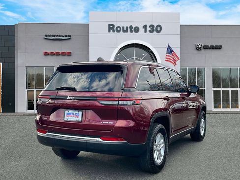 Used 2023 Jeep Grand Cherokee Laredo w/ Luxury Tech Group I image 4