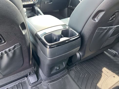 Used 2024 Kia Telluride EX w/ EX Captain's Chair Package AWD/4WD image 31
