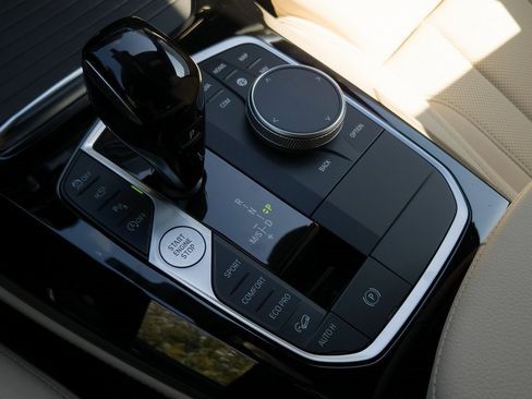 New 2025 BMW X4 xDrive30i w/ Premium Package image 12