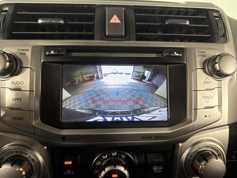 Used 2017 Toyota 4Runner SR5 AWD/4WD image 29