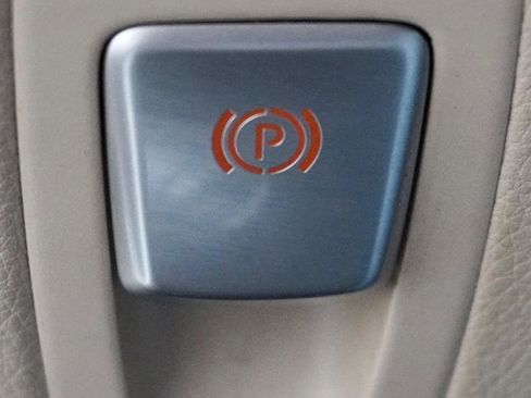 Used 2016 Mercedes-Benz C 300 4MATIC Sedan image 37