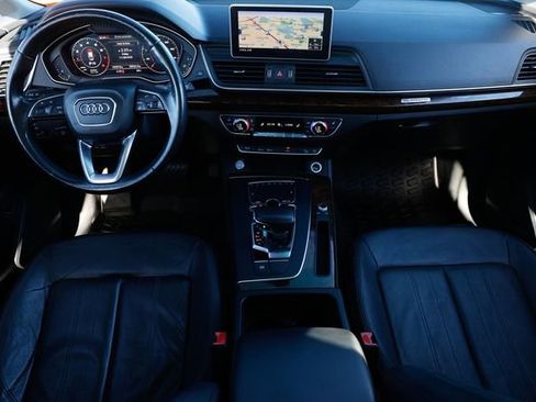 Used 2018 Audi Q5 2.0T Premium Plus w/ Premium Plus Package image 2