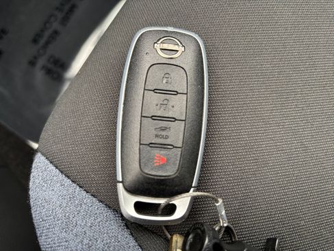 Used 2025 Nissan Versa SV image 22