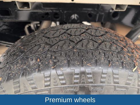 Used 2022 Ford F150 Lariat w/ Max Trailer Tow Package image 23